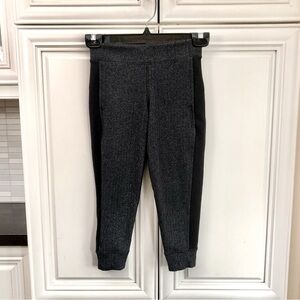 SIZE 6 - Ivivva by Lululemon girls reversible leggings 🍋